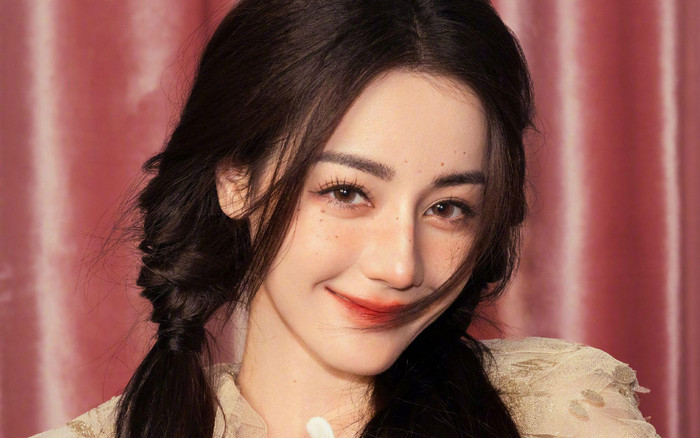 Địch Lệ Nhiệt Ba liên tục dính tin đồn thất thiệt là 'âm mưu' của Gia Hành? Ảnh 2