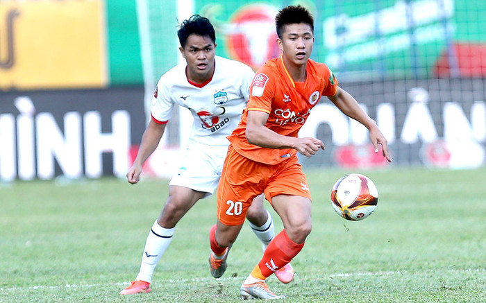 Làm bóng đá chuyên nghiệp phải phản ứng việc chưa hợp lý, đừng chơi sao cũng được! Ảnh 2