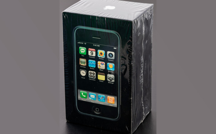 iPhone 2G đời đầu được mua với giá 63.000 USD Ảnh 2