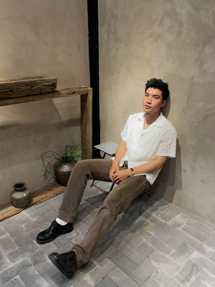 Sở hữu gương mặt góc cạnh HIEUTHUHAI được ví như idol Hàn Quốc.