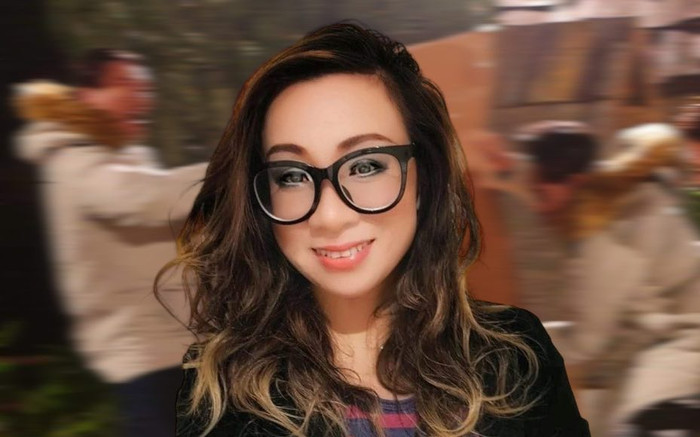 Chuyên gia lên tiếng vụ HIEUTHUHAI bị cởi quần áo trên truyền hình: 'Da thịt đàn ông cần được tôn trọng' Ảnh 2