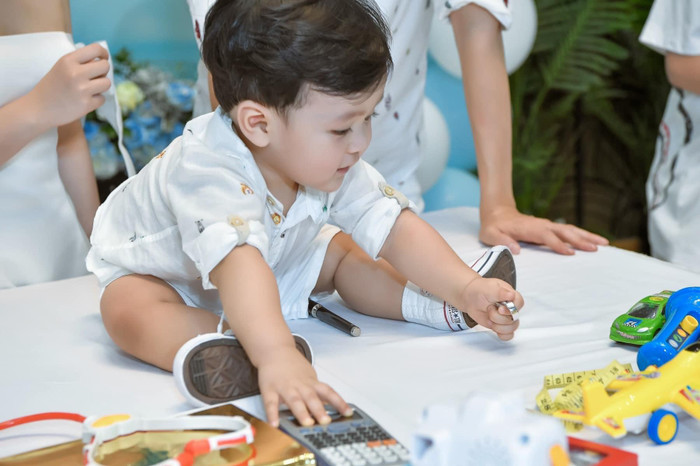 Đàm Vĩnh Hưng lần đầu công khai hình kỉ niệm sinh nhật Polo lúc 1 tuổi, đích thân làm mọi thứ Ảnh 3