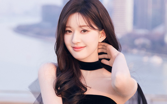 Lần đầu lộ diện sau khi bị chê mù chữ, Triệu Lộ Tư khiến Cnet tức giận vì hành động này Ảnh 2