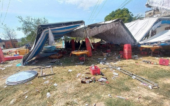 Lốc xoáy thổi bay rạp cưới chứa 300 khách tham dự, làm nhiều người bị thương Ảnh 2