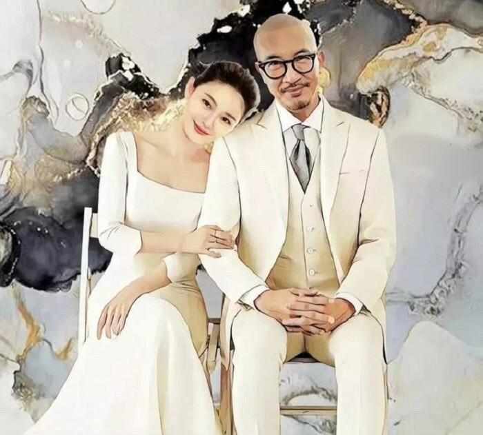 Trước tin đồn chia tay, người đại diện cho biết vợ chồng nữ diễn viên vẫn mặn nồng.