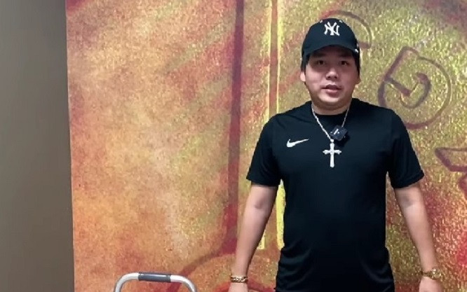 Khoa Pug gây tranh cãi khi mạnh miệng tự nhận là 'Youtuber Việt giàu nhất ở Mỹ' Ảnh 2