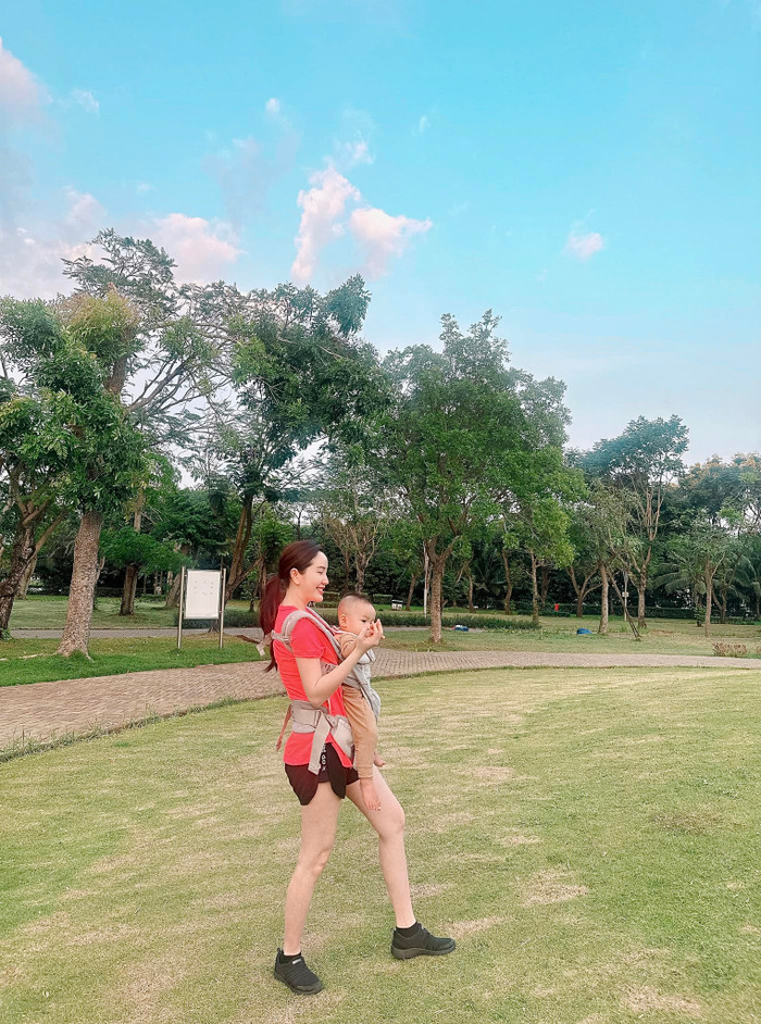 Để có thể chăm sóc tốt nhất cho con, Bảo Thy không ngần ngại tạm gác sự nghiệp hoạt động nghệ thuật trong nhiều năm qua