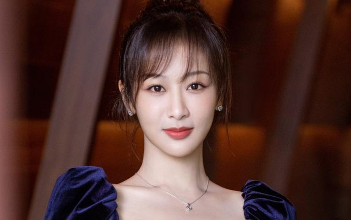 Mỗi lần xuất hiện là một dung mạo khác, netizen cầu xin Dương Tử đừng nghiện thẩm mỹ nữa Ảnh 2