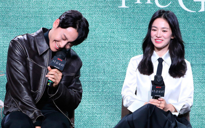 Những cặp đôi 'yêu đương' nhạt nhẽo: Song Hye Kyo bị 'réo' tận 2 lần nhưng vẫn chưa rút kinh nghiệm Ảnh 2