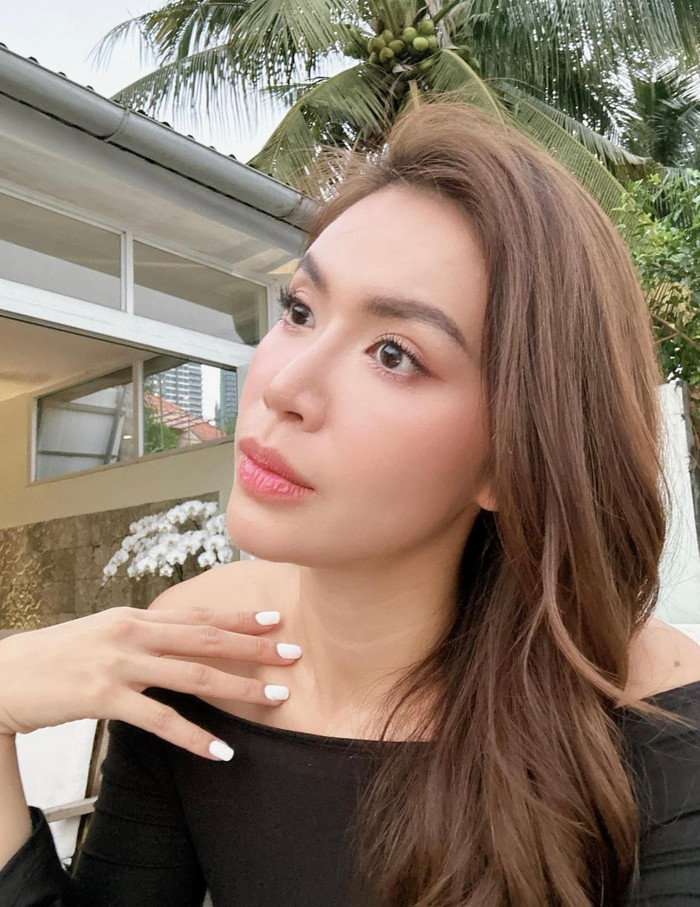  Minh Tú thẳng thắn chia sẻ nhược điểm của bản thân đôi khi vẫn không kìm được cảm xúc nóng giận.