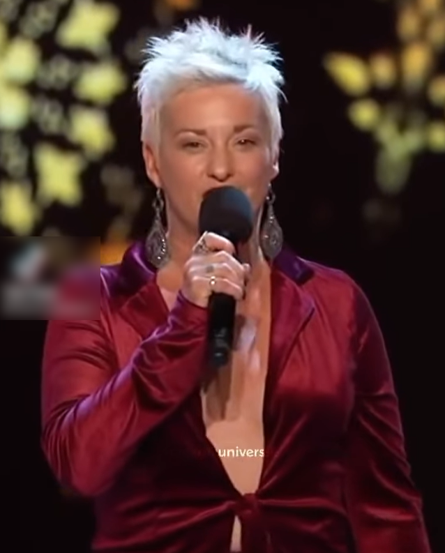 Stephani Kammer-Taylor là người đảm nhận việc khiến các Á hậu 1 'biến mất' trên sân khấu Miss Universe.