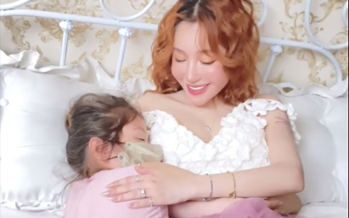 Con gái Elly Trần quyết tâm làm một việc cho mẹ khiến netizen 'cay khóe mắt' Ảnh 2