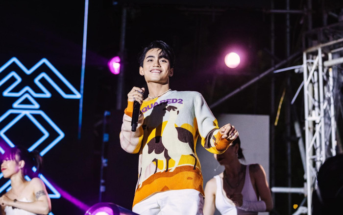 Lần đầu sang nước ngoài chạy show, bất ngờ trước phản ứng của khán giả dành cho MONO Ảnh 2