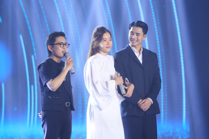 Nam Em vô cùng hạnh phúc khi lắng nghe những lời nhận xét của Ban giám khảo