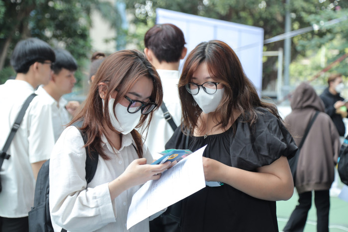 Sinh viên khối ngành Kinh tế rất quan tâm đến Ngày hội việc làm, đây không chỉ là cơ hội để các bạn gặp gỡ trực tiếp doanh nghiệp mà còn nắm bắt được thị trường lao động hiện nay