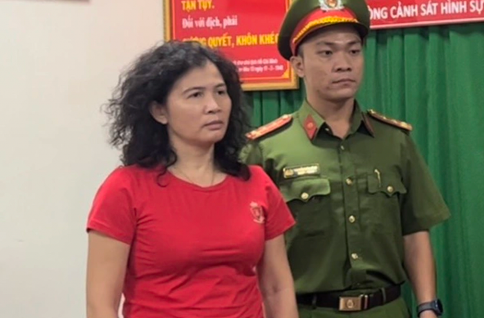 Bà Hàn Ni đã đăng tải nhiều video chưa kiểm chứng thông tin, thuộc 'bí mật cá nhân, gia đình' Ảnh 1