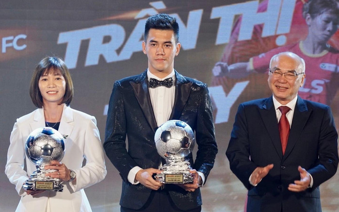 'Quả bóng vàng làm các cầu thủ cống hiến cho ĐTQG bị tổn thương' Ảnh 2