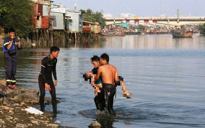 Dưới đáy hồ nước tưới cà phê, phát hiện thi thể 4 cháu nhỏ tử vong thương tâm Ảnh 2