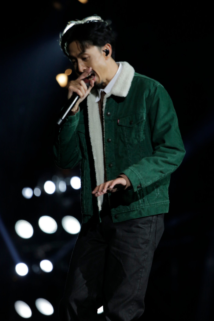 Đen Vẩu cháy hết mình trên sân khấu Chân Trời Rực Rỡ.