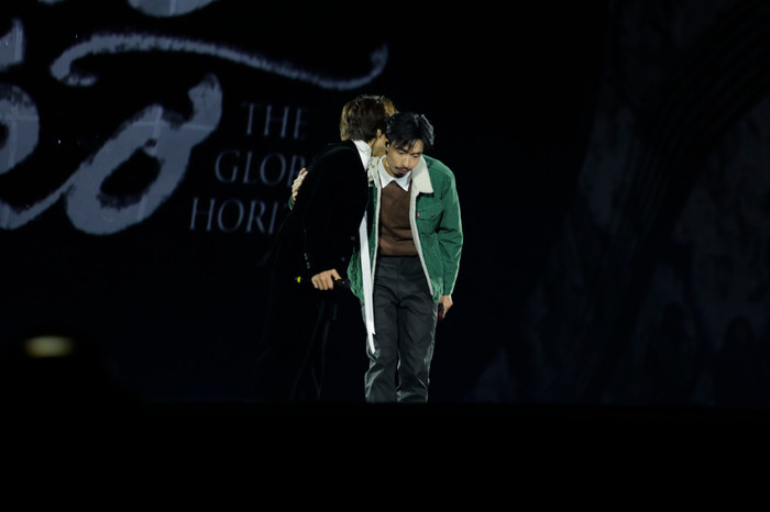 Trong live-concert Chân Trời Rực Rỡ của Hà Anh Tuấn vừa qua, Đen Vâu là khách mời đặc biệt xuất hiện trong 2 đêm nhạc.