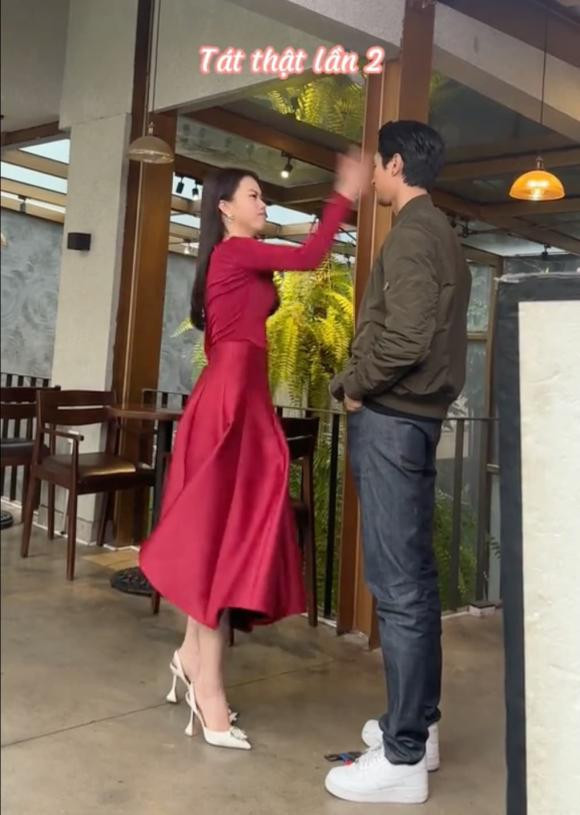  Để giải đáp thắc mắc của mọi người, Mai Phương đã đăng tải một đoạn clip tiết lộ sự thật cú tát điếng người với Bình An trong Đừng làm mẹ cáu.