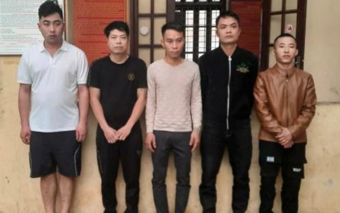 Nhóm thanh niên đột nhập vào siêu thị, vô hiệu hóa hệ thống camera rồi làm ra hàng loạt hành vi phạm tội Ảnh 2