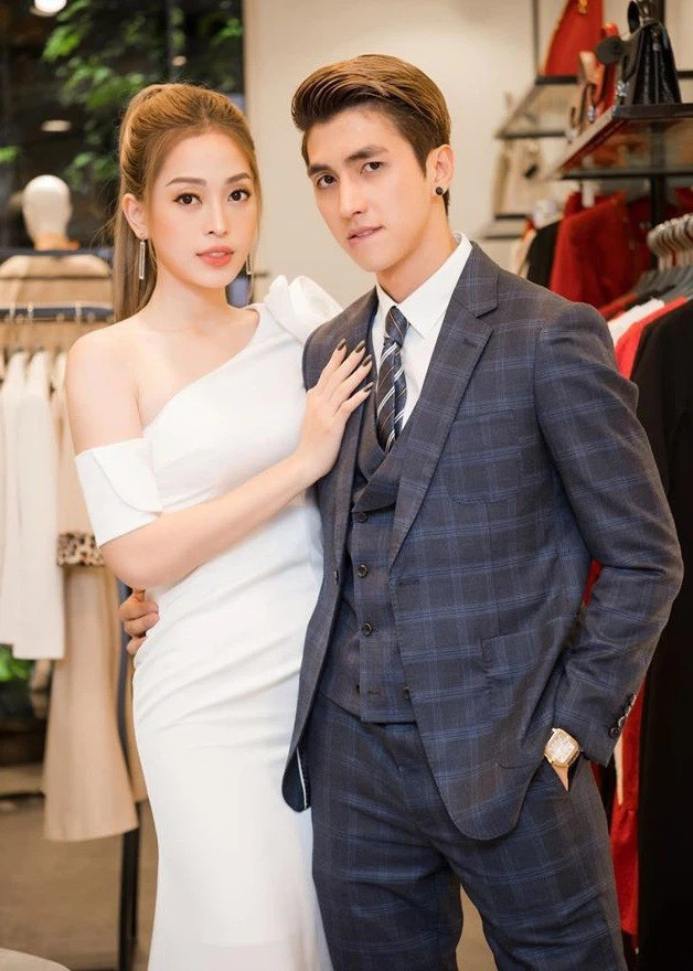 Bình An và Phương Nga luôn để tâm tới việc ăn vận 'tông xuyệt tông' mỗi khi xuất hiện ở chốn đông người