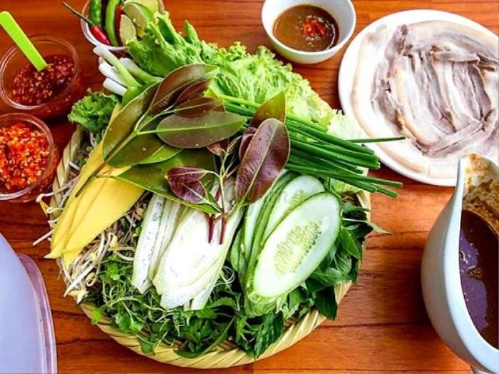 Bánh tráng cuốn thịt heo đậm đà hương vị Đà Nẵng Ảnh 2