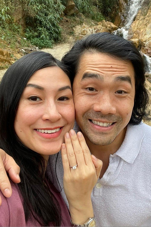 Cặp đôi đã đính hôn sau 3 năm hẹn hò.