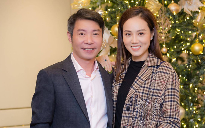 'Cô Đẩu' Công Lý bất ngờ tặng vợ quà, nghẹn ngào tiết lộ lý do không thể 'hộ tống' ngày 8/3 Ảnh 2