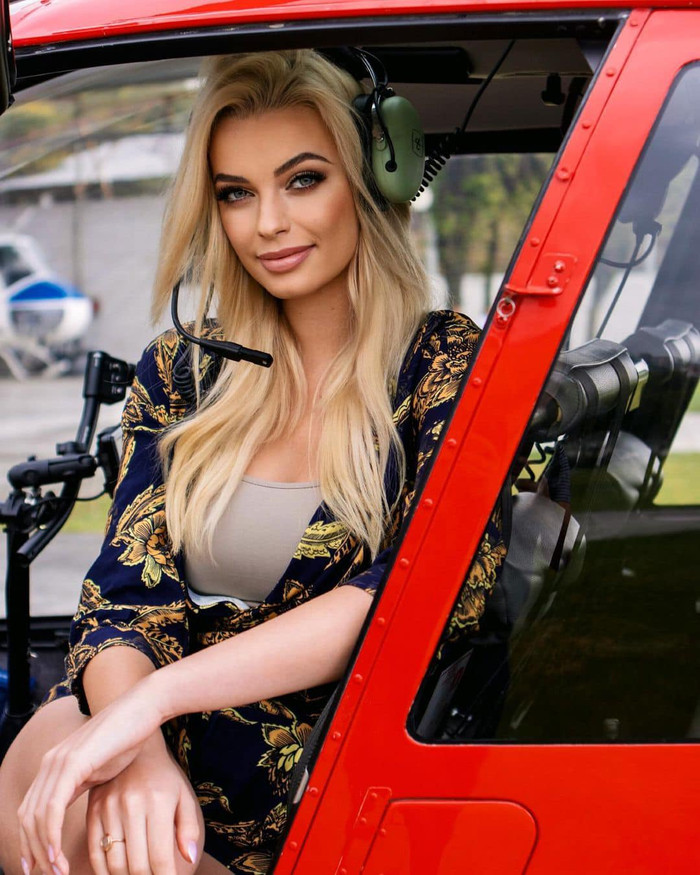 Khán giả nhận xét rằng kể từ khi Karolina Bielawska đăng quang, họ chưa từng thấy cô thất bại trong việc phối đồ, tạo kiểu tóc hay trang điểm. Cô luôn mang đến hình ảnh chỉn chu trong mọi sự kiện khiến người xem không khỏi trầm trồ.