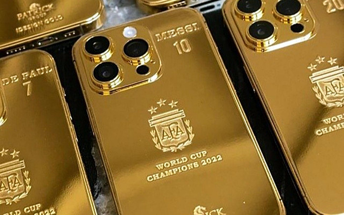 Messi mua 35 iPhone mạ vàng tặng cho nhân viên và đội Argentina Ảnh 2