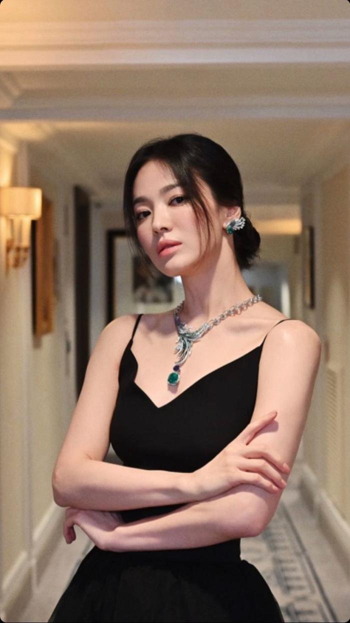 Nhan sắc đối lập của Song Hye Kyo và mỹ nhân Hàn trên phim - ngoài đời Ảnh 3