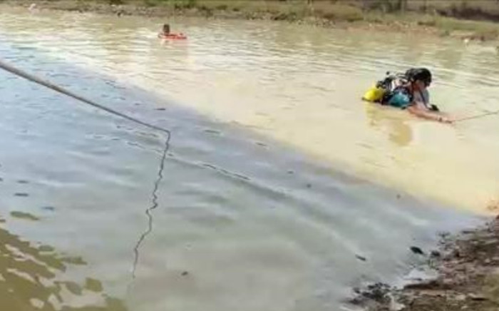 Đang câu cá ven hồ người đàn ông nghe tiếng kêu cứu, chạy ra thấy cảnh tượng đau lòng Ảnh 2