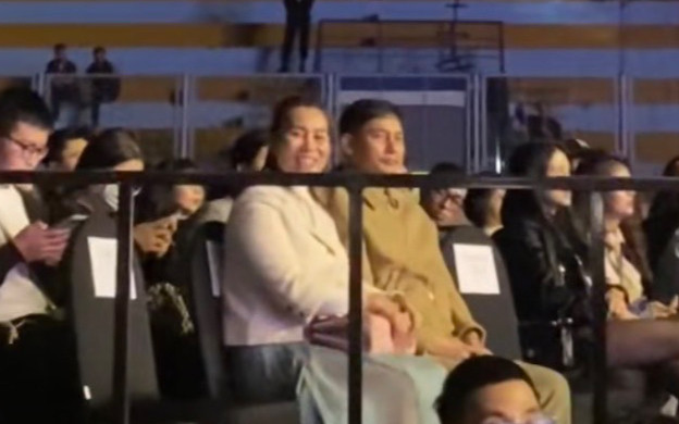 Bố mẹ Sơn Tùng âm thầm đến show diễn ủng hộ con trai, dân tình thi nhau ứng tuyển làm con dâu Ảnh 2