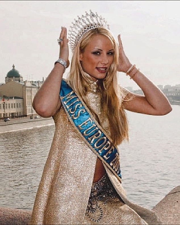 'Trò lố' tại Miss Universe: Từng vu cáo một thí sinh là người chuyển giới vì lý do này Ảnh 2