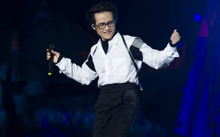 Ngang ngược như Hà Anh Tuấn: Đi hát nhưng hết chất vấn fan lại đến kiểm tra 'bài cũ' khán giả Ảnh 2