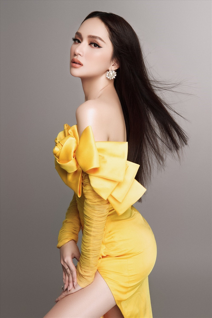 Body chuẩn chỉnh của Hương Giang khiến nhiều người mơ ước.