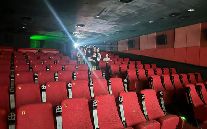 Chàng trai tố Trấn Thành có 'hành động không đẹp' quyết định 'chơi lớn' tự bao rạp xem phim Ảnh 2