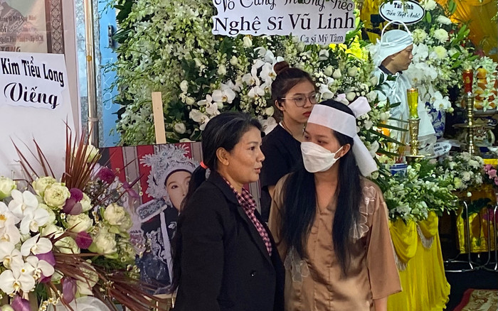 Ngày đầu đám tang NSƯT Vũ Linh: Đồng nghiệp xót xa tiễn đưa, vĩnh biệt nghệ sĩ tài năng Ảnh 2