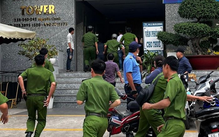 Công an TP.HCM phong tỏa, thực hiện khám xét trụ sở công ty F88 Ảnh 2