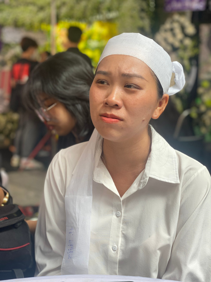 Ca sĩ Hồng Phượng tiết lộ mối quan hệ giữa NSUT Vũ Linh và con gái nuôi.