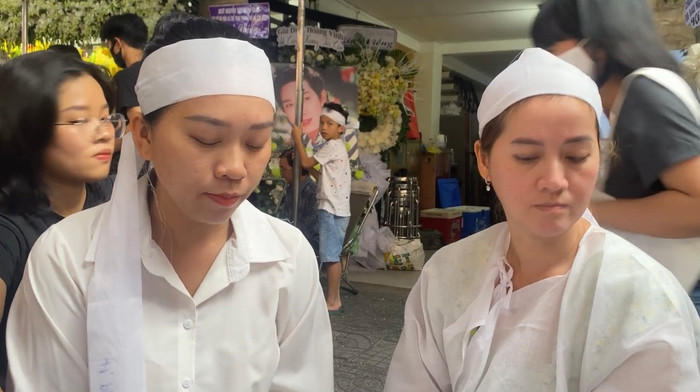 Ca sĩ Hồng Phượng có những chia sẻ liên quan đến việc tiền phúng điếu NSƯT Vũ Linh.