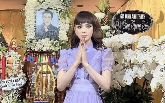 Lâm Khánh Chi gây xôn xao cõi mạng khi diện váy điệu đà, có biểu cảm khác lạ tại tang lễ của NSƯT Vũ Linh Ảnh 2