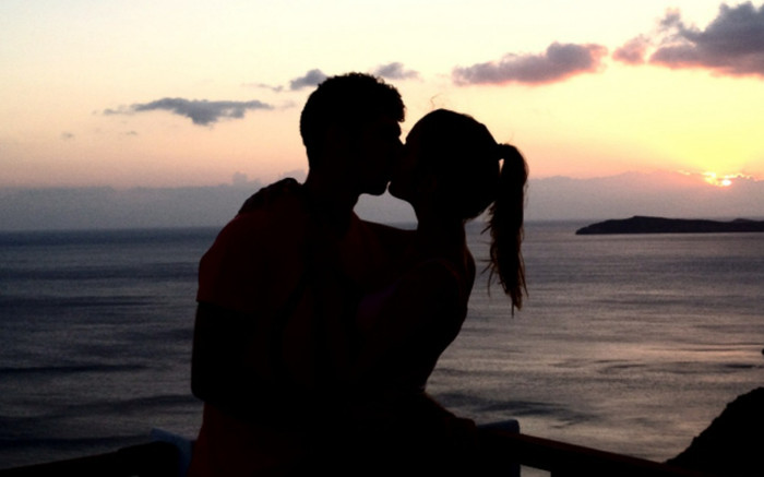 Một nữ ca sĩ nổi tiếng showbiz vừa công khai hẹn hò đồng nghiệp kém tuổi: Dân mạng rần rần chúc mừng! Ảnh 2