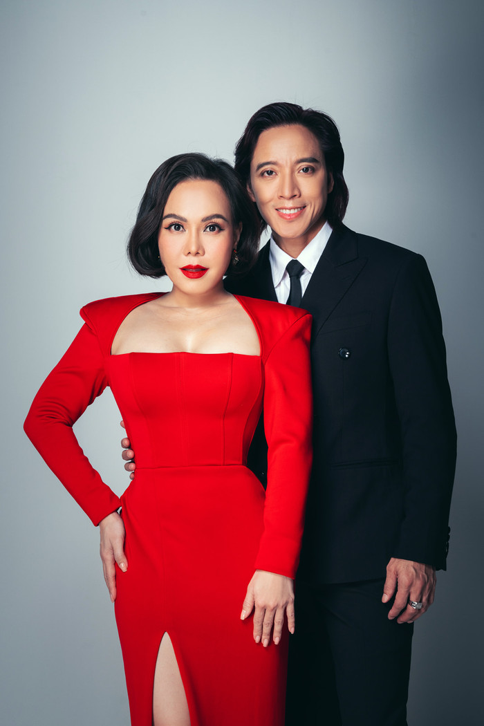 Việt Hương không chỉ được khán giả chú ý trong sự nghiệp mà còn được khán giả dành sự ngưỡng mộ đặc biệt bởi cuộc sống hôn nhân hạnh phúc bên ông xã Hoài Phương.