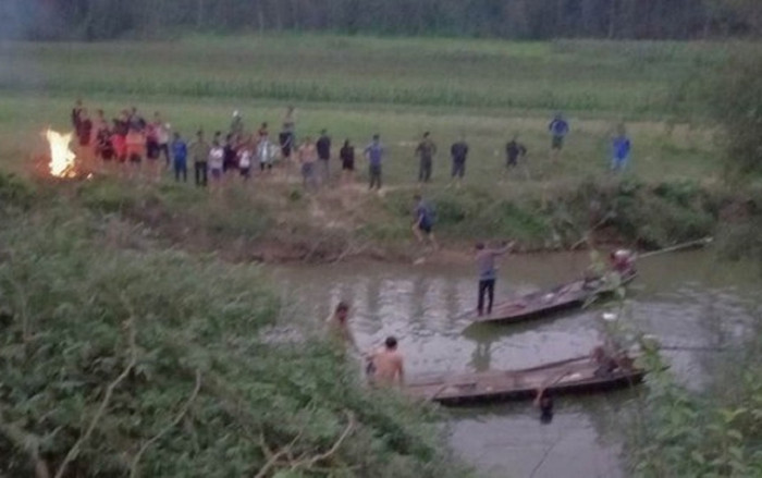 Vớt 2 thi thể dưới lòng sông lên bờ, đau lòng khi biết danh tính nạn nhân Ảnh 2