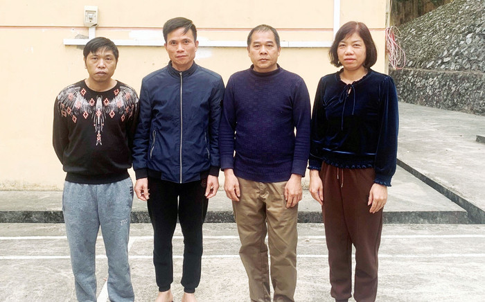 Công an ập vào phát hiện nhóm người đang chơi cùng những viên kẹo xanh đỏ và sự thật phía sau Ảnh 2