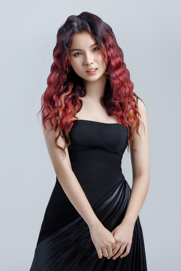 Ngày Quốc tế Phụ nữ là một dịp quan trọng để các nhà tạo mẫu tóc tôn vinh và tri ân phụ nữ, đồng thời tạo ra những trải nghiệm làm đẹp đặc biệt và độc đáo để các chị em có thể cảm thấy tự tin và xinh đẹp hơn.