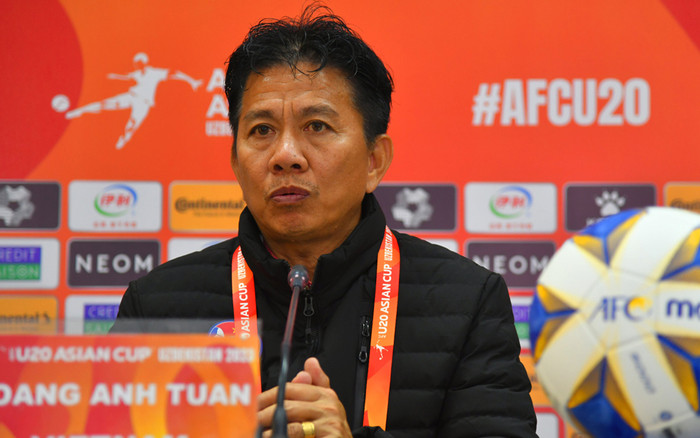 Khó so sánh tài nghệ của HLV Hoàng Anh Tuấn và HLV Gong Oh Kyun Ảnh 2